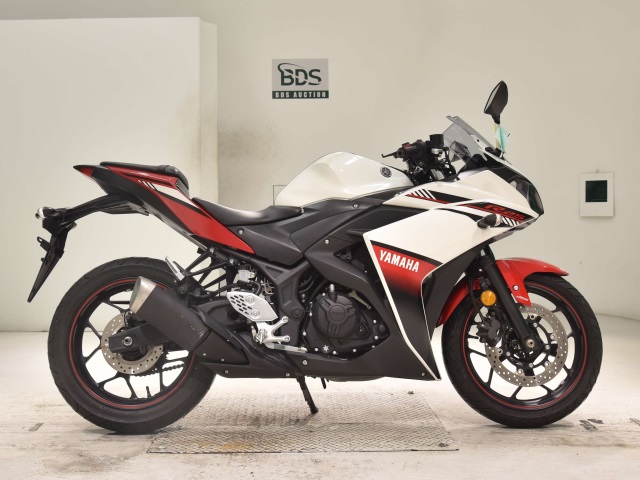 Yamaha YZF-R25A 2016