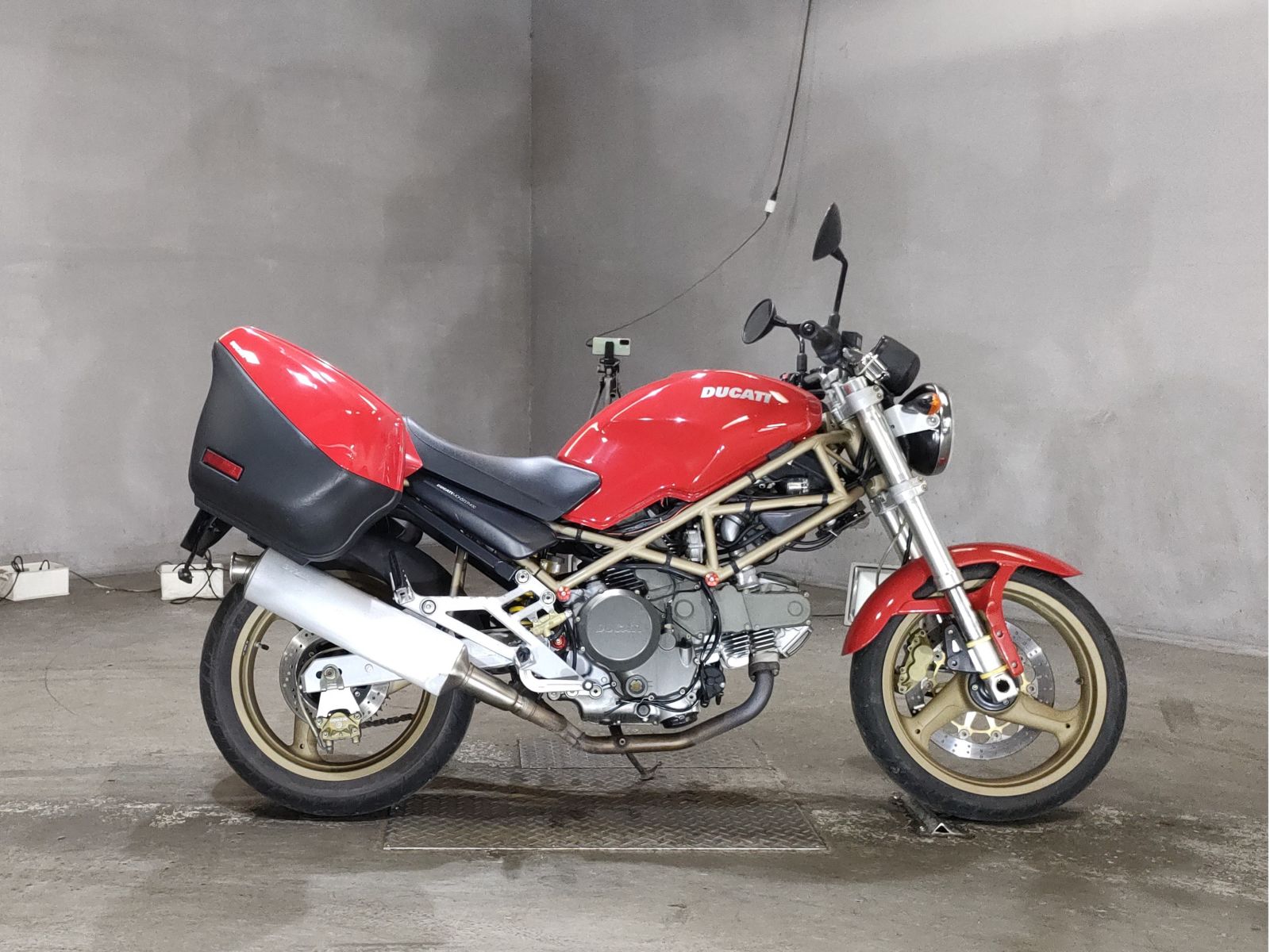 Ducati MONSTER 400 2000