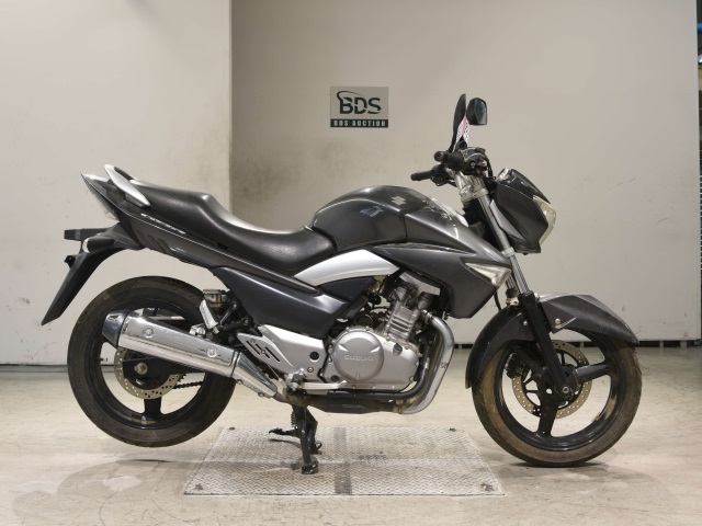 Suzuki GSR250