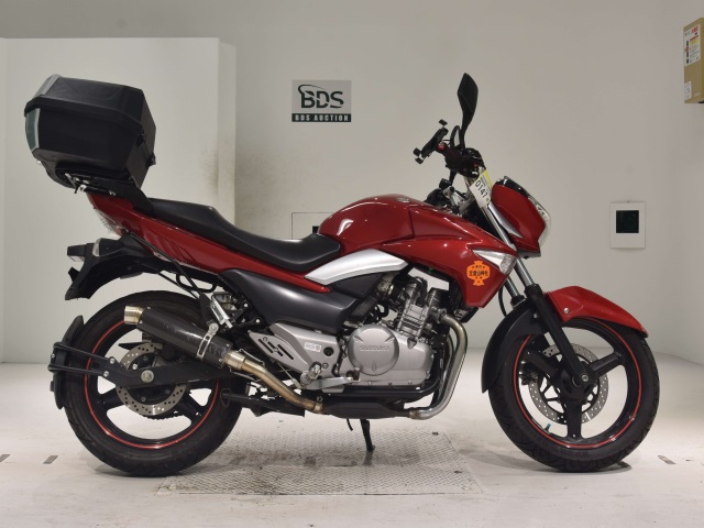 Suzuki GSR250