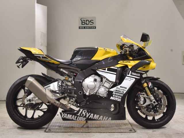 Yamaha YZF-R1M 2016