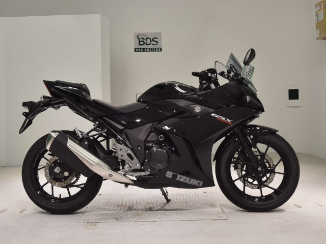 Suzuki GSX250RA