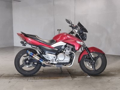Suzuki GSR250