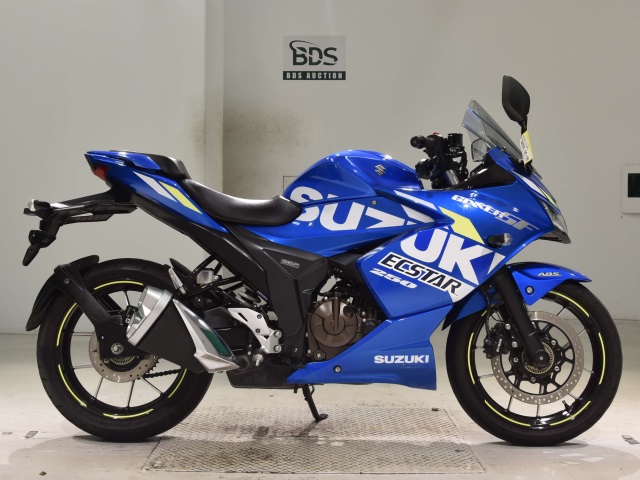 Suzuki GIXXER250SF