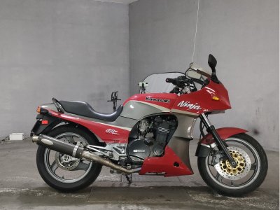 Kawasaki GPZ900R 1998