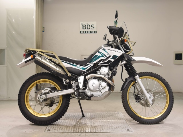 Yamaha SEROW XT250 2012