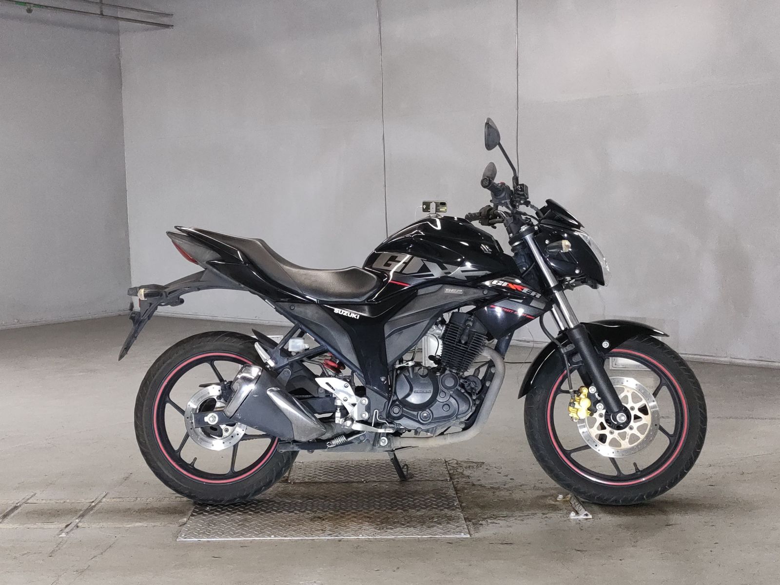 Suzuki GIXXER150