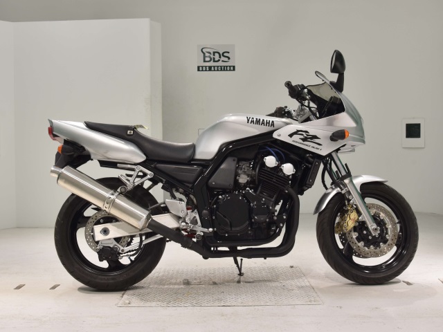 Yamaha FZ400 1998
