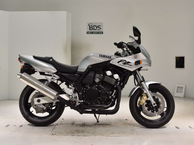 Yamaha FZ400 1997