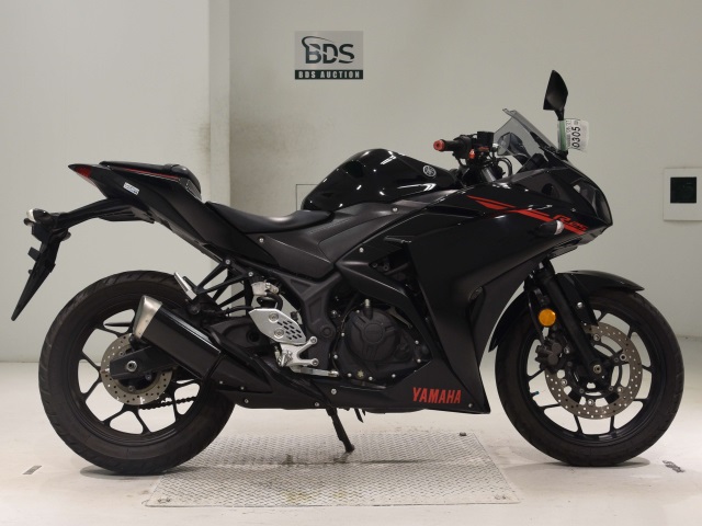 Yamaha YZF-R25 2015
