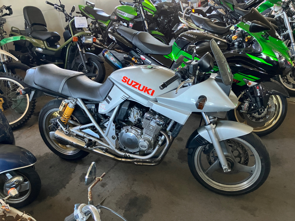 Suzuki GSX250S KATANA