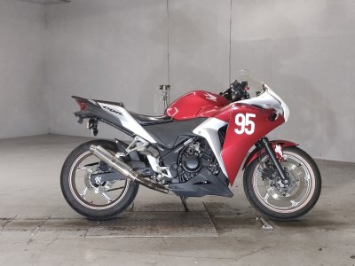 Honda CBR250R 2011