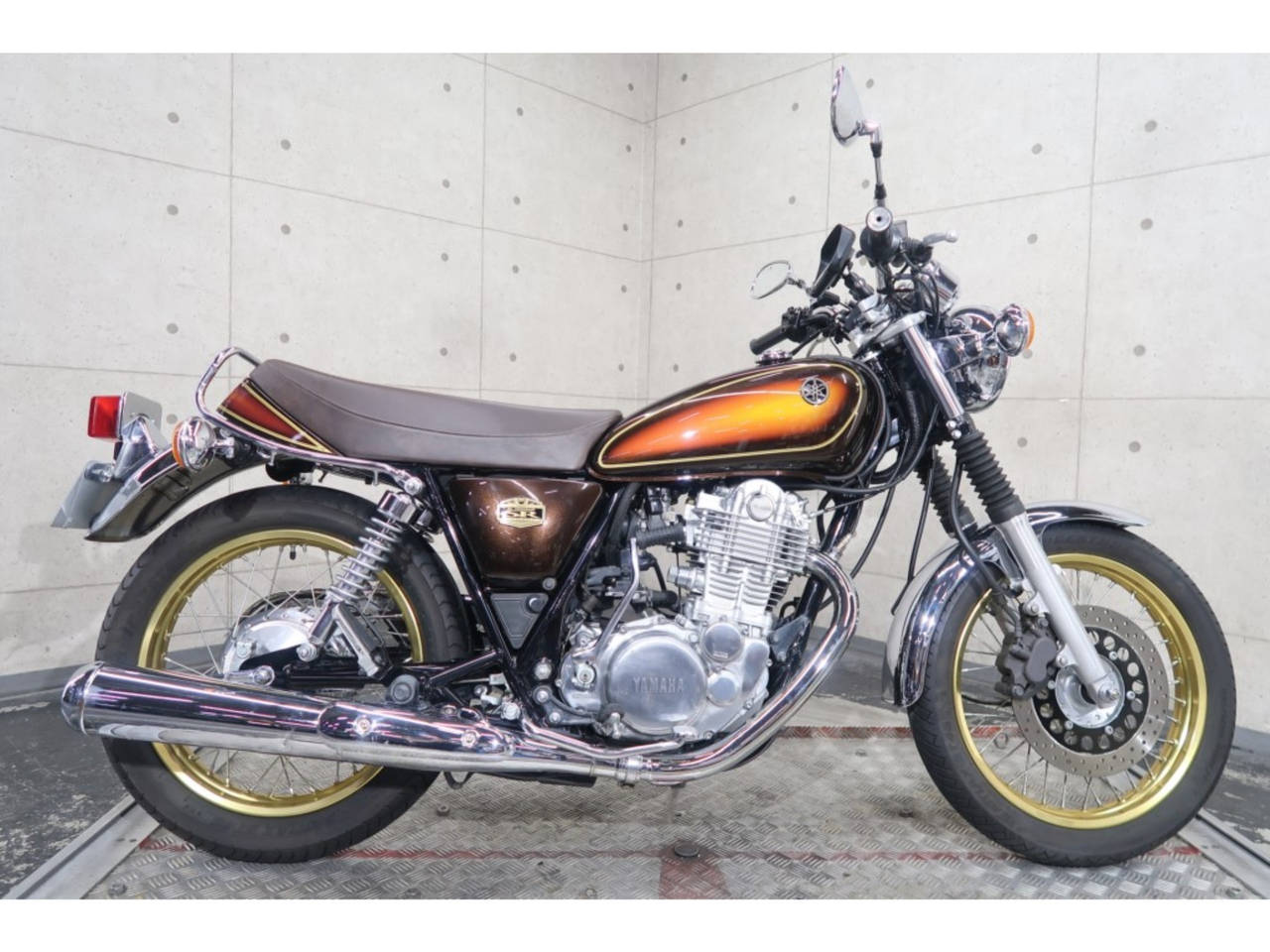 Yamaha SR400 2018