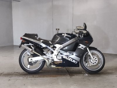 Suzuki RGV250 GAMMA