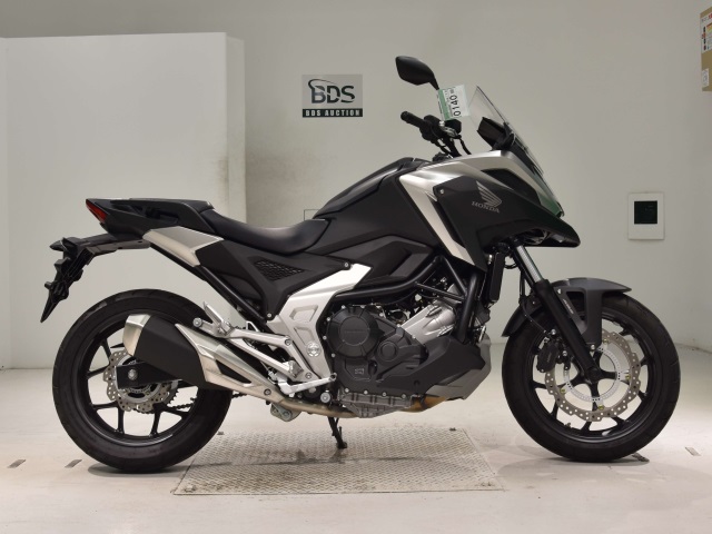 Honda NC750X 2022