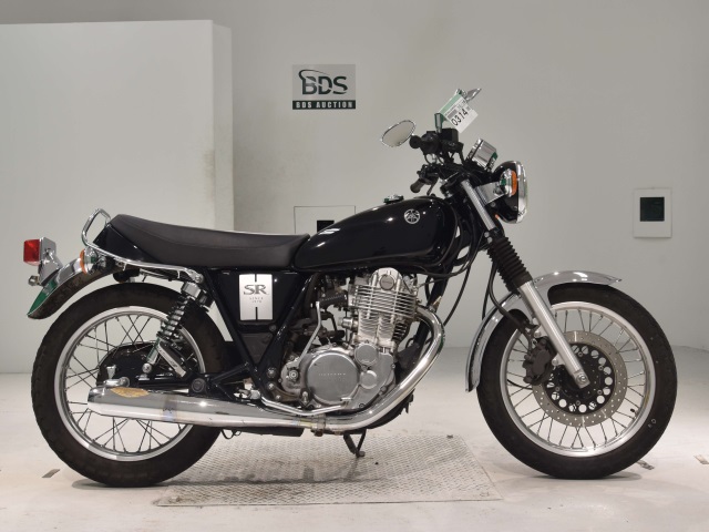 Yamaha SR400 2020