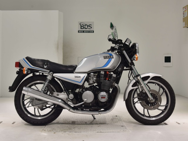 Yamaha XJ750E 1982