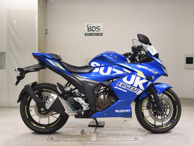 Suzuki GIXXER250SF