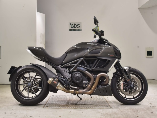 Ducati DIAVEL CARBON 2011