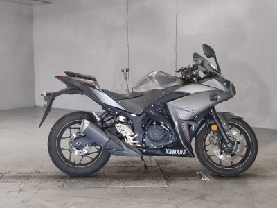 Yamaha YZF-R25 2016