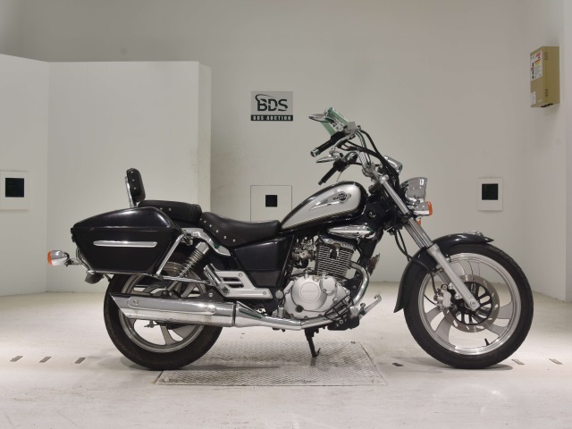 Suzuki GZ150 2011