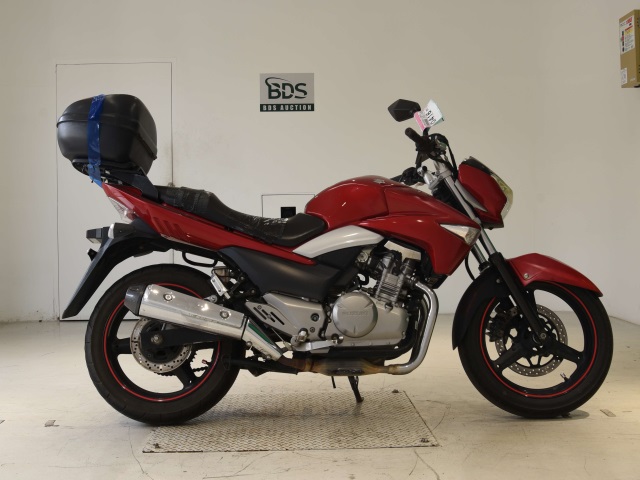 Suzuki GSR250