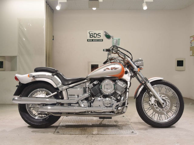 Yamaha DRAGSTAR XVS400 2005