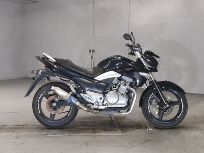 Suzuki GSR250
