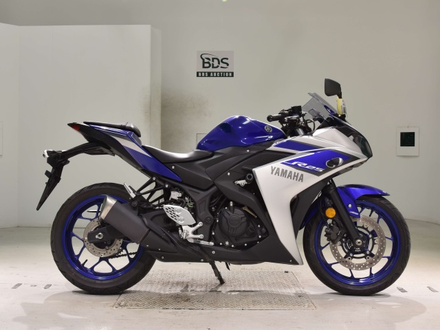 Yamaha YZF-R25A 2015