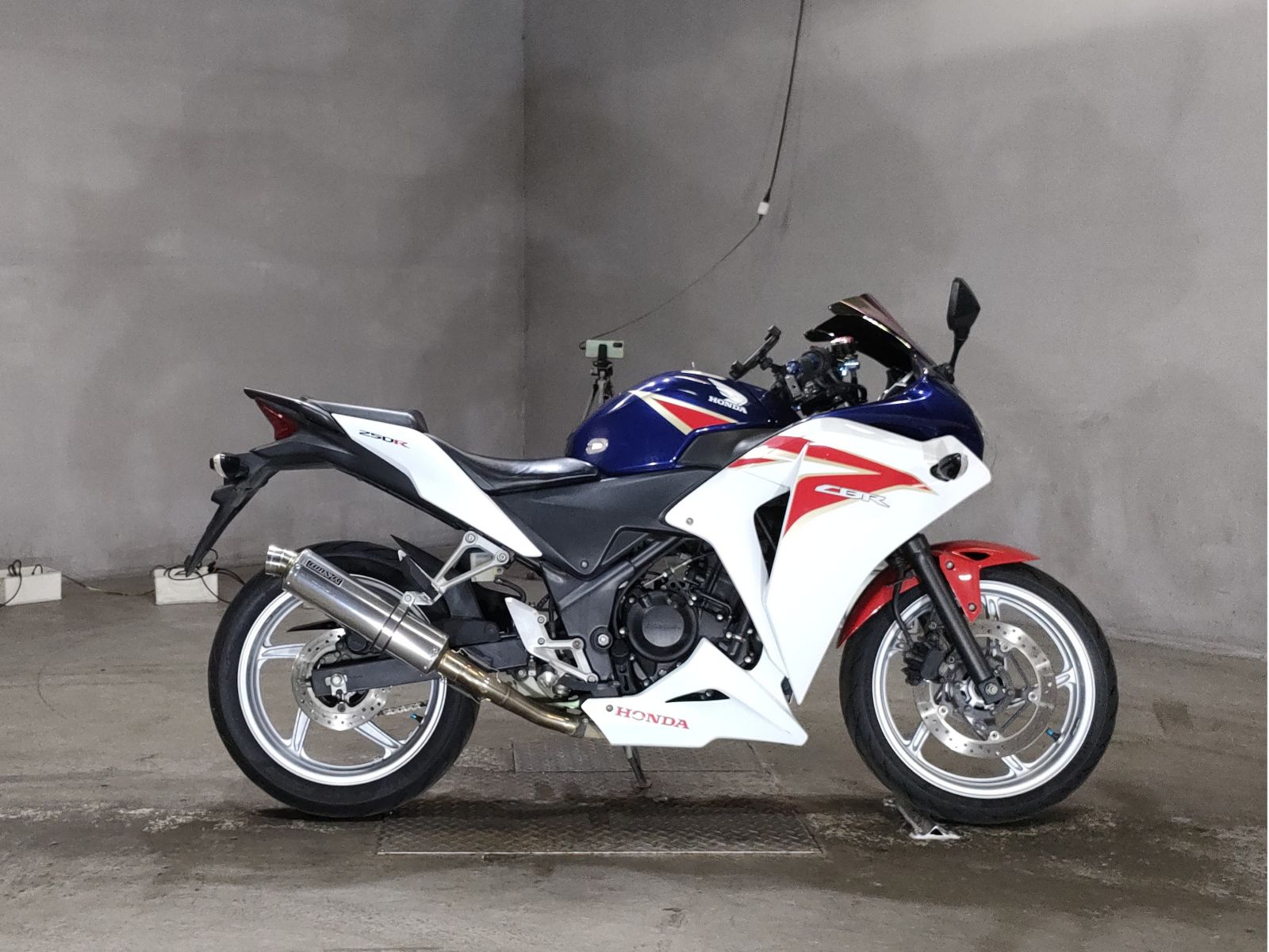 Honda CBR250R 2011