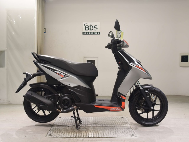 Aprilia SR125
