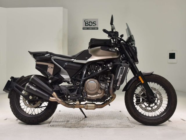 Husqvarna SVARTPILEN 701 2019