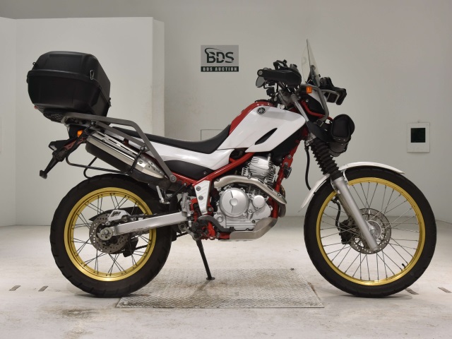 Yamaha SEROW XT250 2021