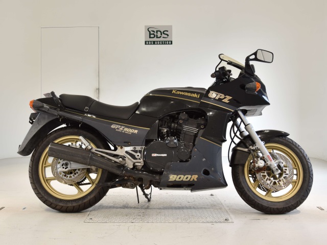 Kawasaki GPZ900R 1989