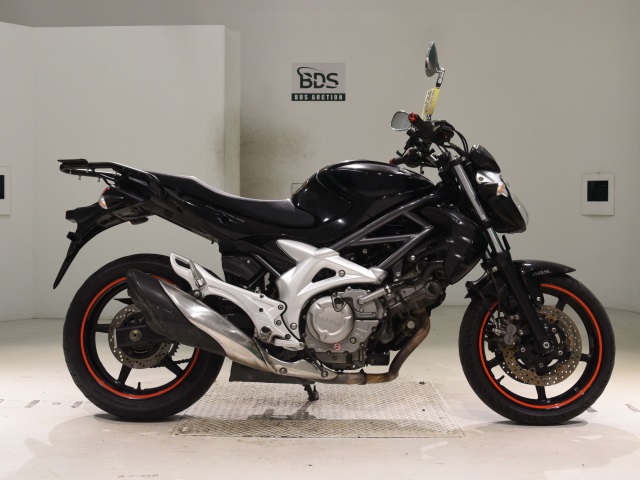 Suzuki GLADIUS SFV400 2011