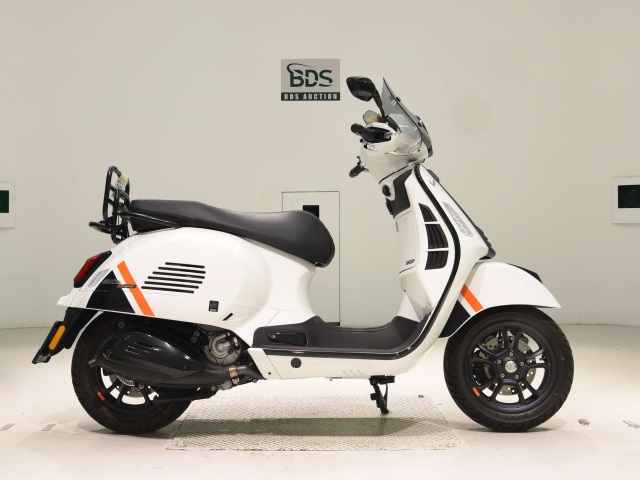 Vespa GTS300 SUPER 2023