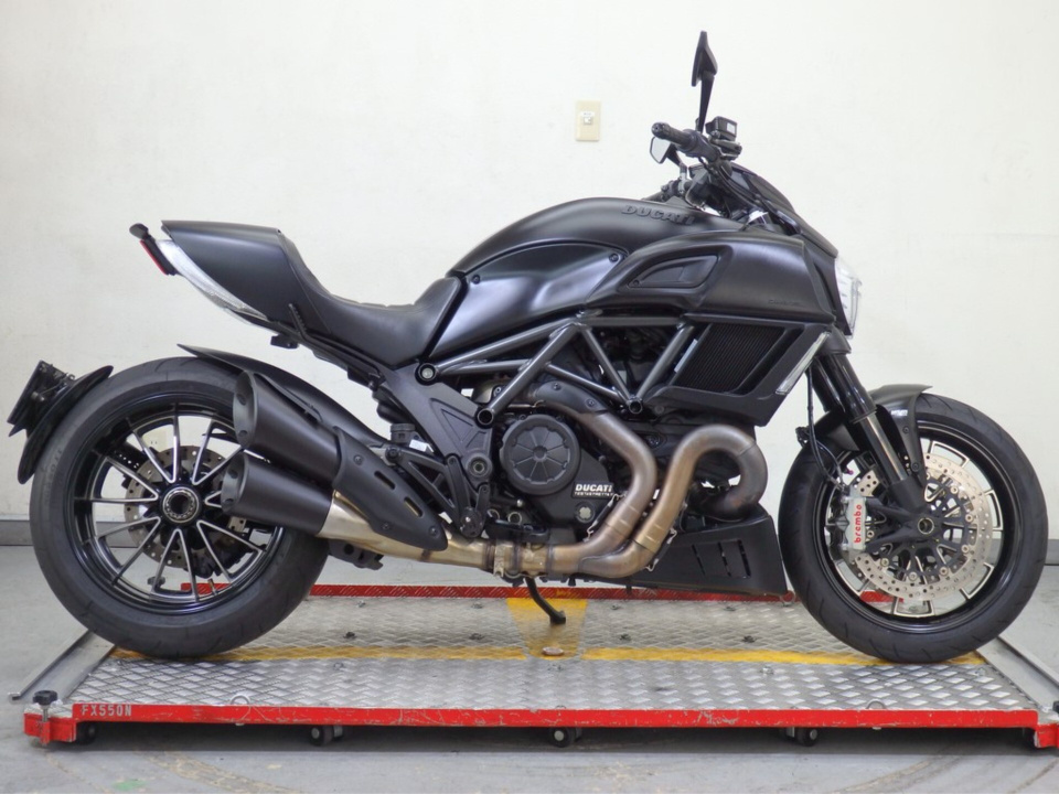 Ducati Diavel Dark 2018
