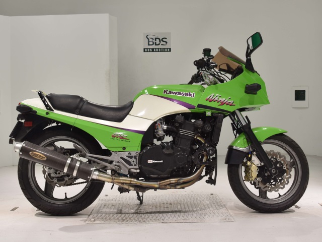 Kawasaki GPZ900R 1999