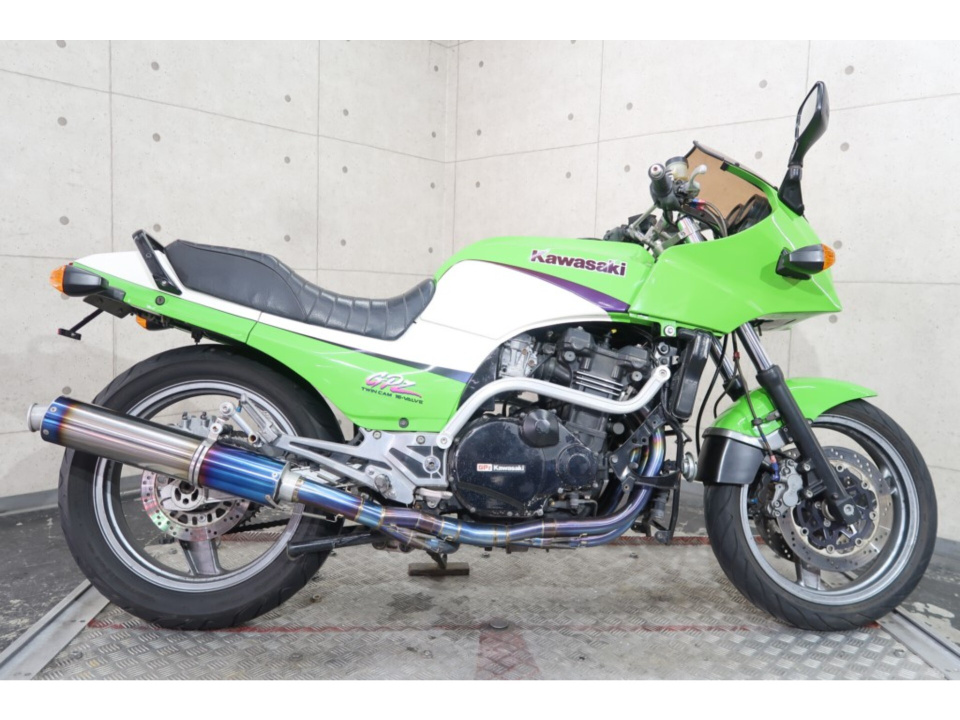 Kawasaki GPZ900R 1999