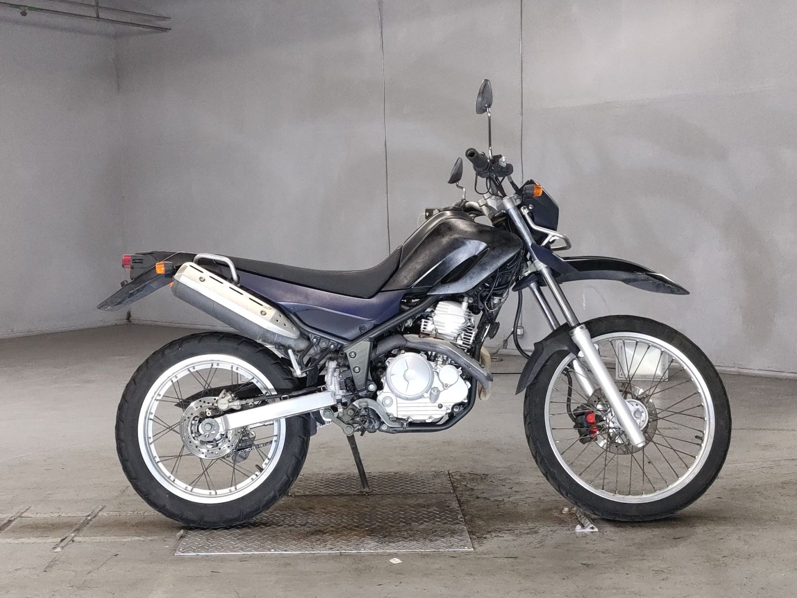Yamaha SEROW XT250 2005