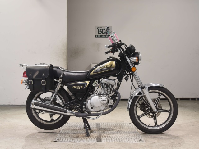 Suzuki GN125-3F 2019