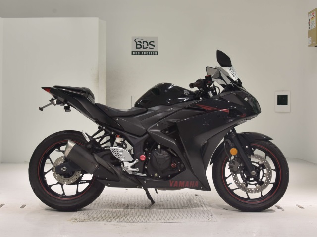 Yamaha YZF-R25 2015