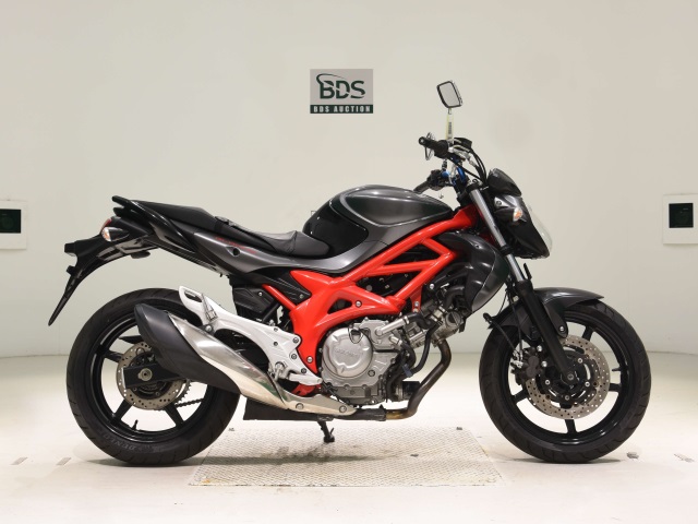 Suzuki GLADIUS SFV650 2014