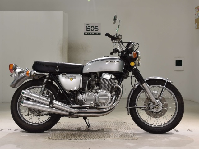 Honda CB750 2023