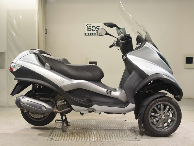 Piaggio MP3 250
