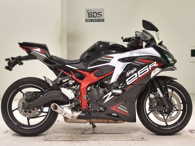 Kawasaki NINJA ZX-25R KRT 2021