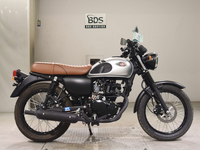 Kawasaki W175SE 2022