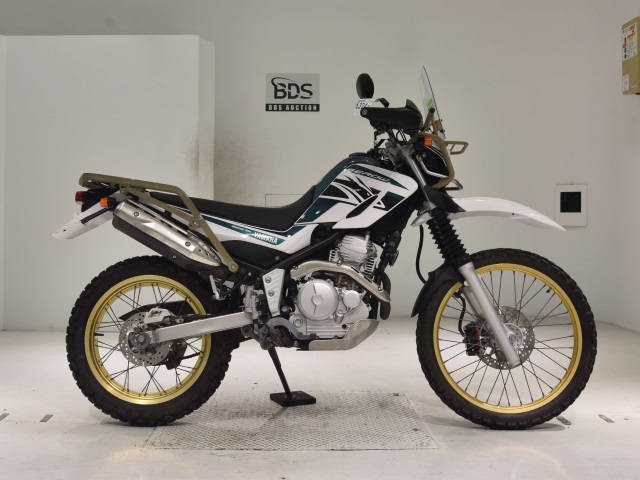 Yamaha SEROW XT250 2016
