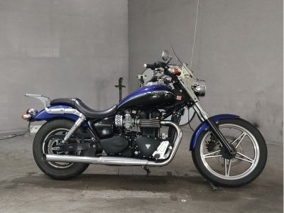 Triumph SPEEDMASTER 900 2013
