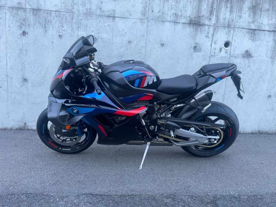 BMW M1000RR 2025